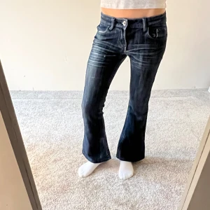 Lågmidjade bootcut jeans! - Skitsnygga Lågmidjade jeans från Dolce & Rosa!!