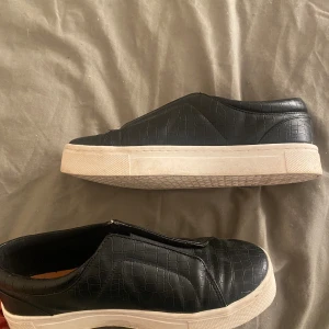 Skor - Skinnskor i strl 38