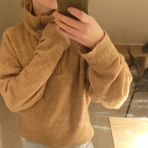 Stickad mysig zip-tröja - Bra skick, stickad, från H&M