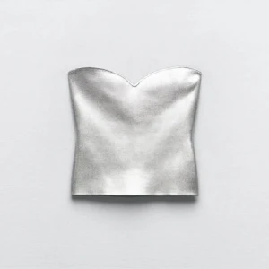 Silvrig zara topp - Jättefin zara topp, fråga om ni vill ha bild på🥰