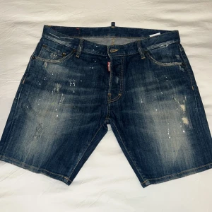 Dsquared2 jeans shorts made in italy - Äkta Dsquared2 shorts  Knappt använda Storlek: 50