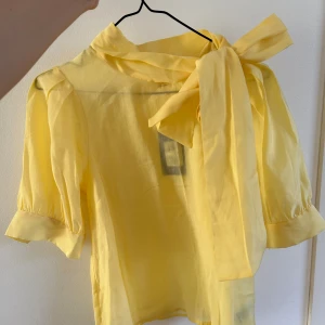 Sommar blus  - Snygg blus från Lindex 