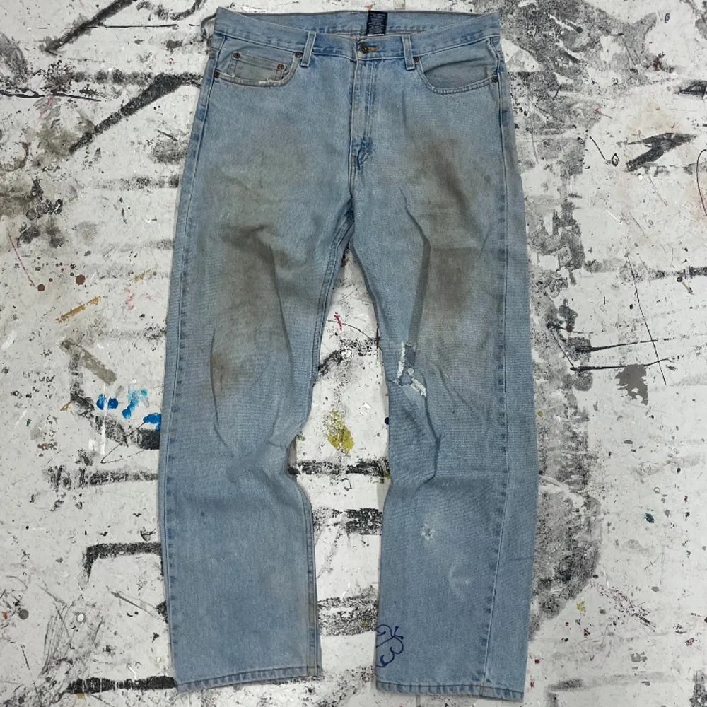 Vintage Jeans, ateljébyxor, slitna. Midjemått 94cm, innerbenslängd 80cm.. Jeans & Byxor.