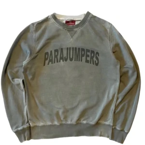 Parajumper tröja - Säljer denna riktigt feta tröjan. Grå parajumper tröja. Storlek large. Bra skick