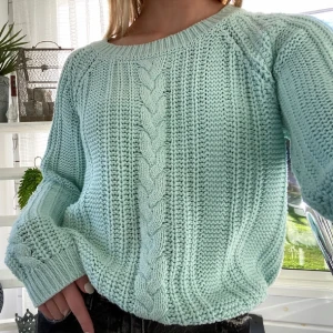 Stickad tröja - Säljer min blåa/mintgröna stickade tröja från BikBok då den inte längre kommer till användning.💞 Den är i strl S men passar XS. Sparsamt använd!                                                                