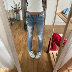 Jeans - Jätte snygga jeans som inte längre kommer till användning ❤️ Jag är 175 och dem sitter perfekt i längden!