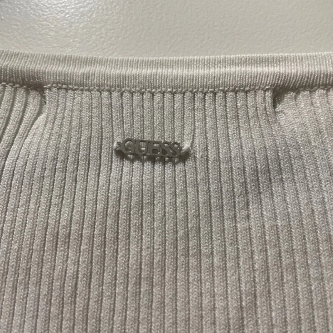 Guess tröja storlek M  - 91