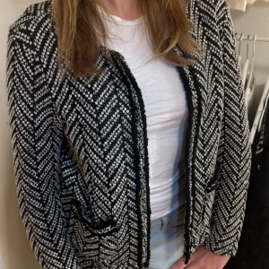 Söt kofta - Den är i bra skick och använd ca 2 gånger 