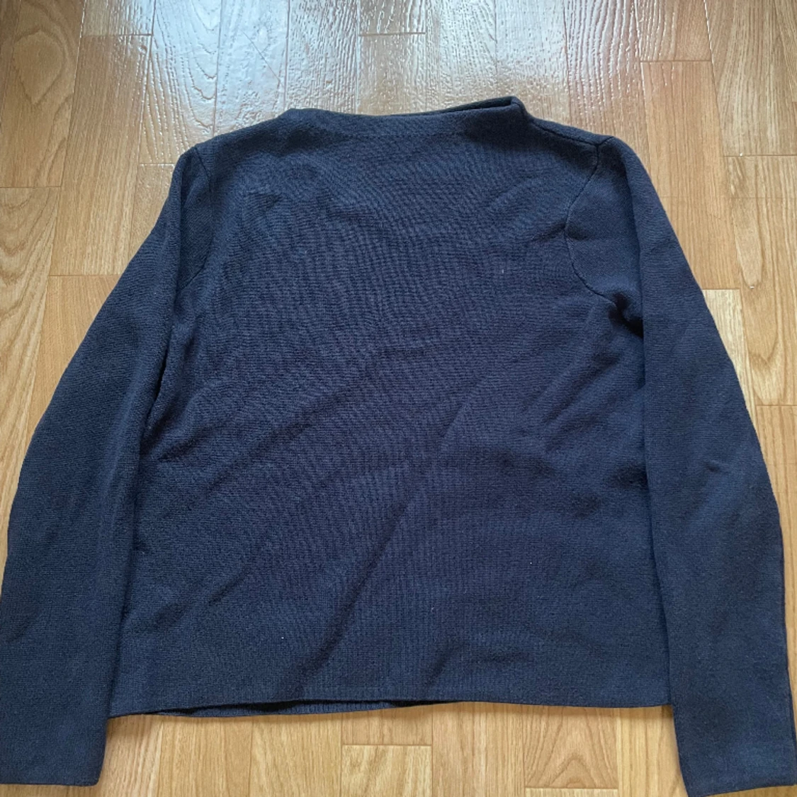 Mörkblå tröja