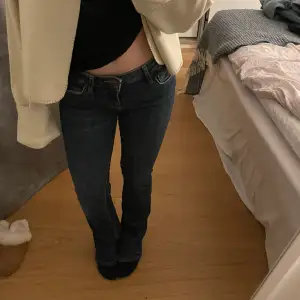 Lågmidjade bootcut jeans från zara