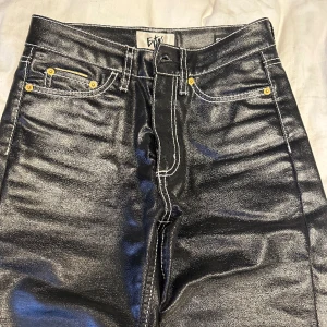 Eytys byxor  - Såå coola byxor från eytys men som tyvärr inte längre kommer till användning!!