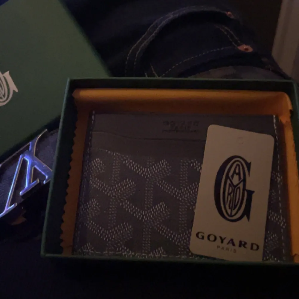 Fin mörkgrå goyard plånbok 1:1 och helt ny med tags!. Accessoarer.