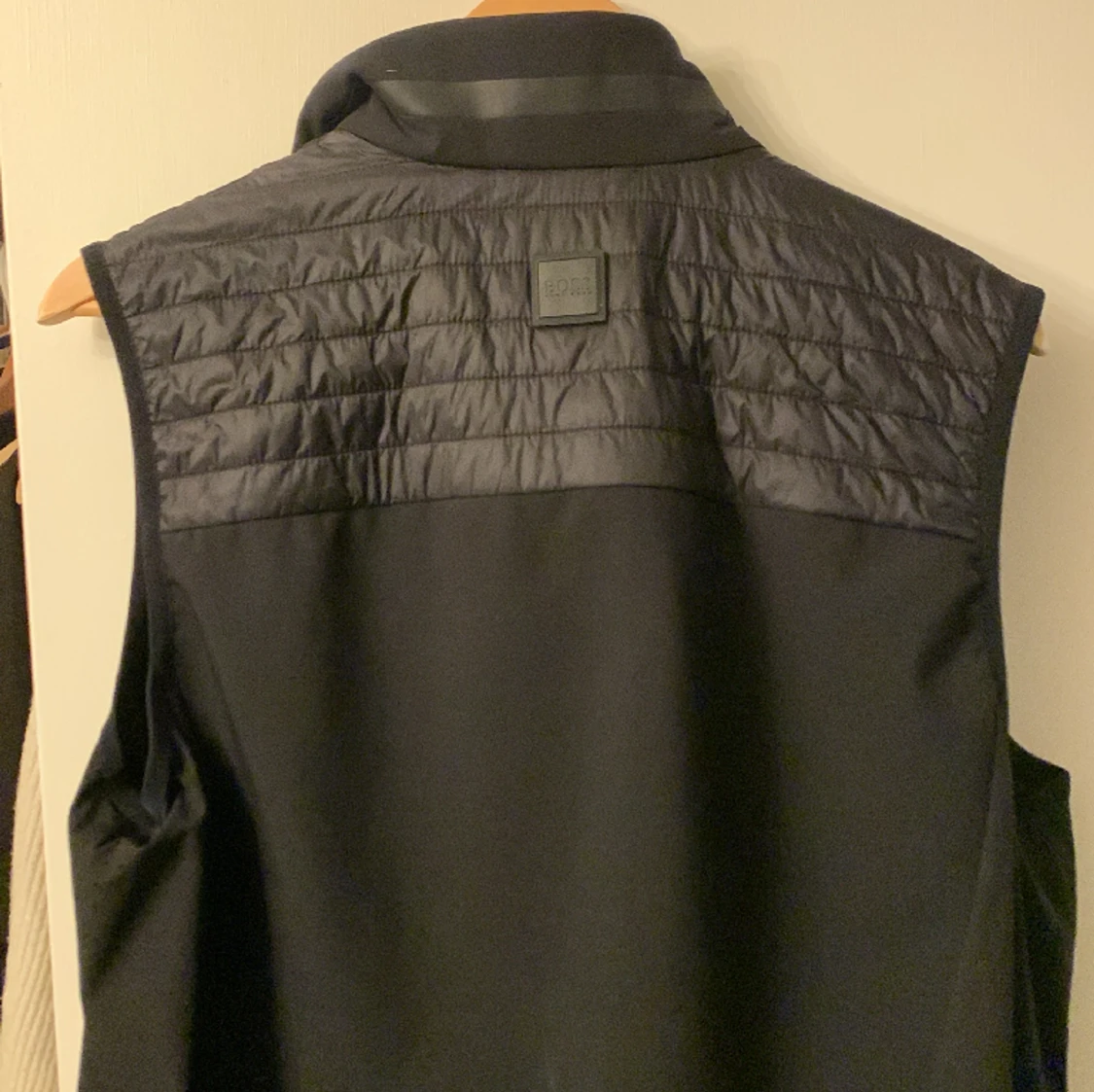 Hugo boss väst  - 91