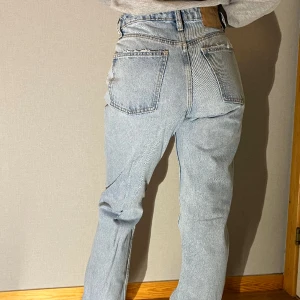 Zara-jeans  - Zara jeans som enbart är provade 