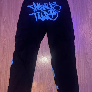 Minus two cargo byxor  - Använd dom ett par gånger inget fel på dom alls 