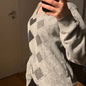 Tröja  - Perfekt skick passar båda killar och tjejer 