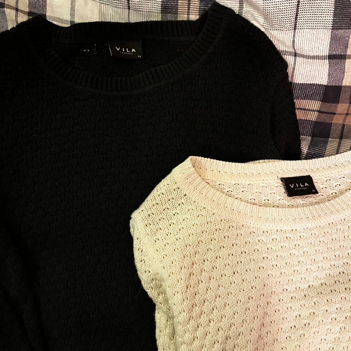 Stickat från VILA - 90