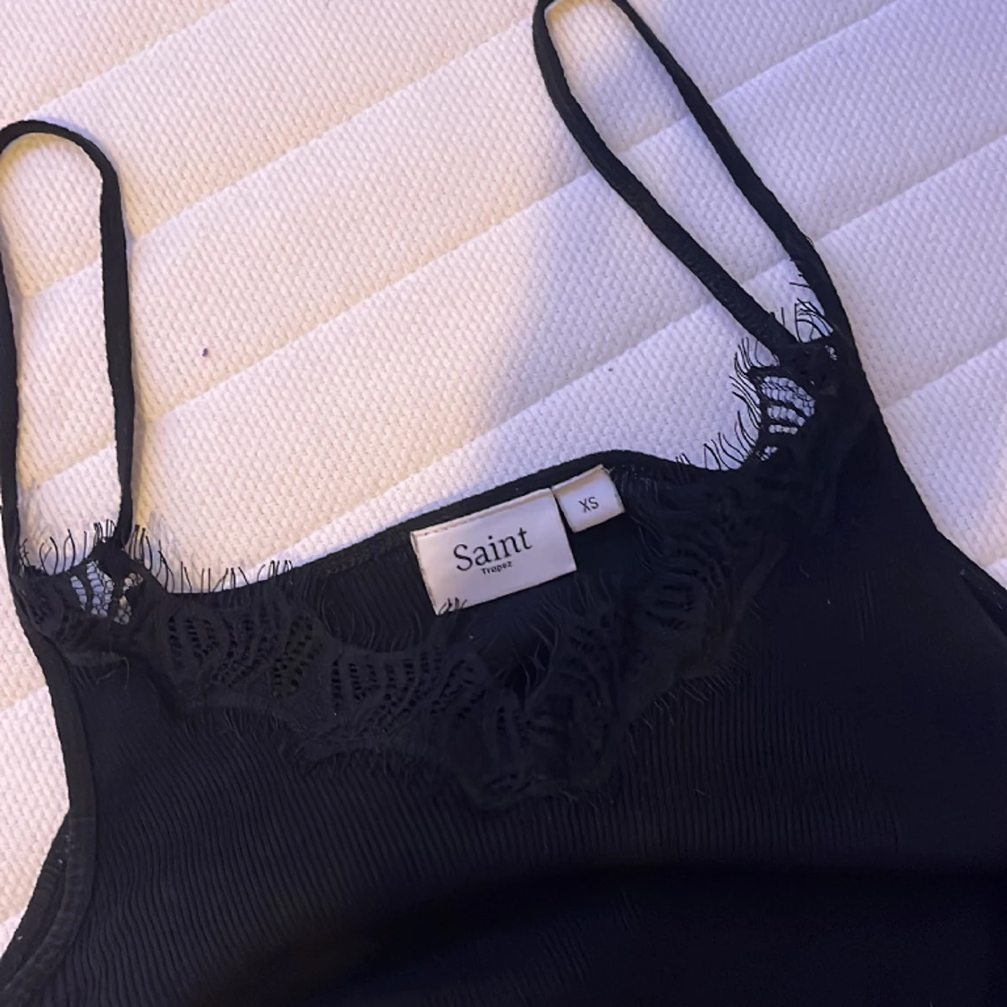 Fint linne med spets 