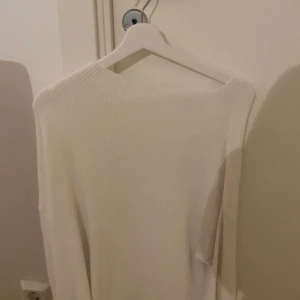 Stickad tröja - Stickad tröja används inte alls