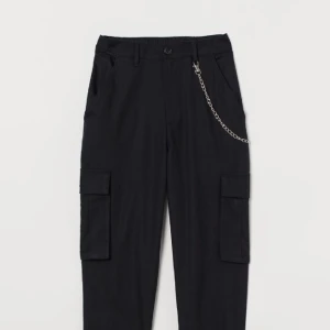 Cargopants - Aldrig använda. Jättefint skick. Jättebekväma 😇