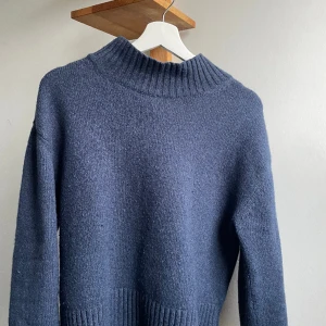 Stickad tröja - Blå tröja i ull