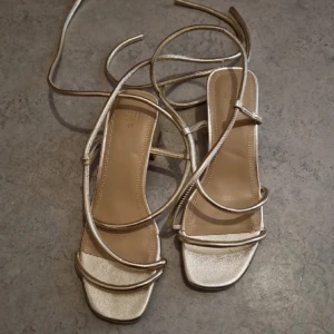 Sandaler från hm - Helt nya, oanvänd 
