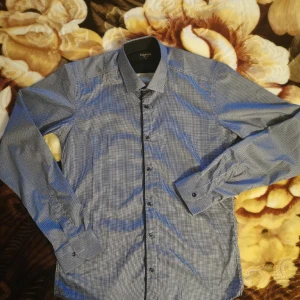 Men Shirt  - He wore it once. Shirt is new. Very nice!!! 