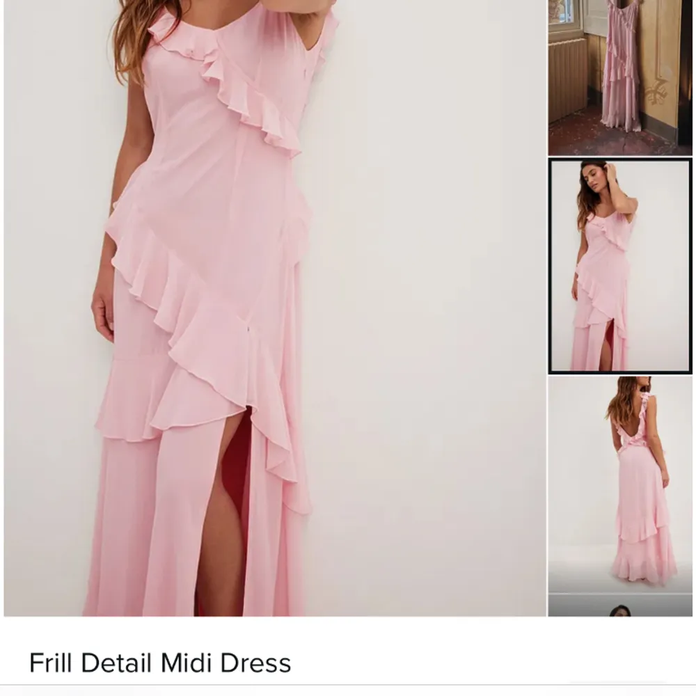 Söker denna denna rosa klänning i storlek 32 från NA-KD, pris kan diskuteras, hör gärna av ifall ni har den! 🩷🩷. Klänningar.