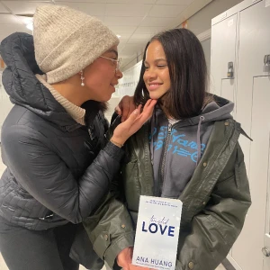 Twisted love ❤️ - Har läst klart boken och har inte längre någon användning av den älskade dock den och rekommenderar starkt den är som helt nu då jag är väldigt försiktig med mina böcker 🥰