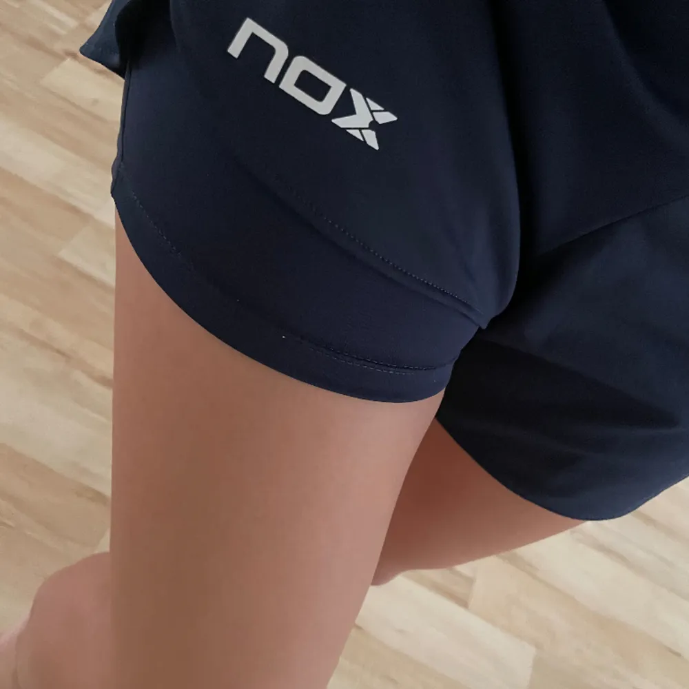 Spansk kända sports brand NOX. Stolek: M Användt bara ett par gånger. Jättefin stick och bra kvalitet. . Shorts.