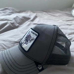 Silver fox keps - Superfin keps som tyvärr inte kommer till användning, det finns inga slitingar eller annat.(ny pris 450kr)