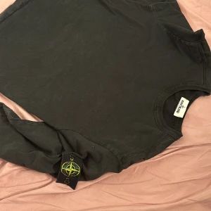 Knappt använd. Använder det ba på nyår eller för speciella saker köpte det från NK äkta och du kan även scanna saken  - Inget fel med det pris kan definitivt diskuteras köpte från NK 