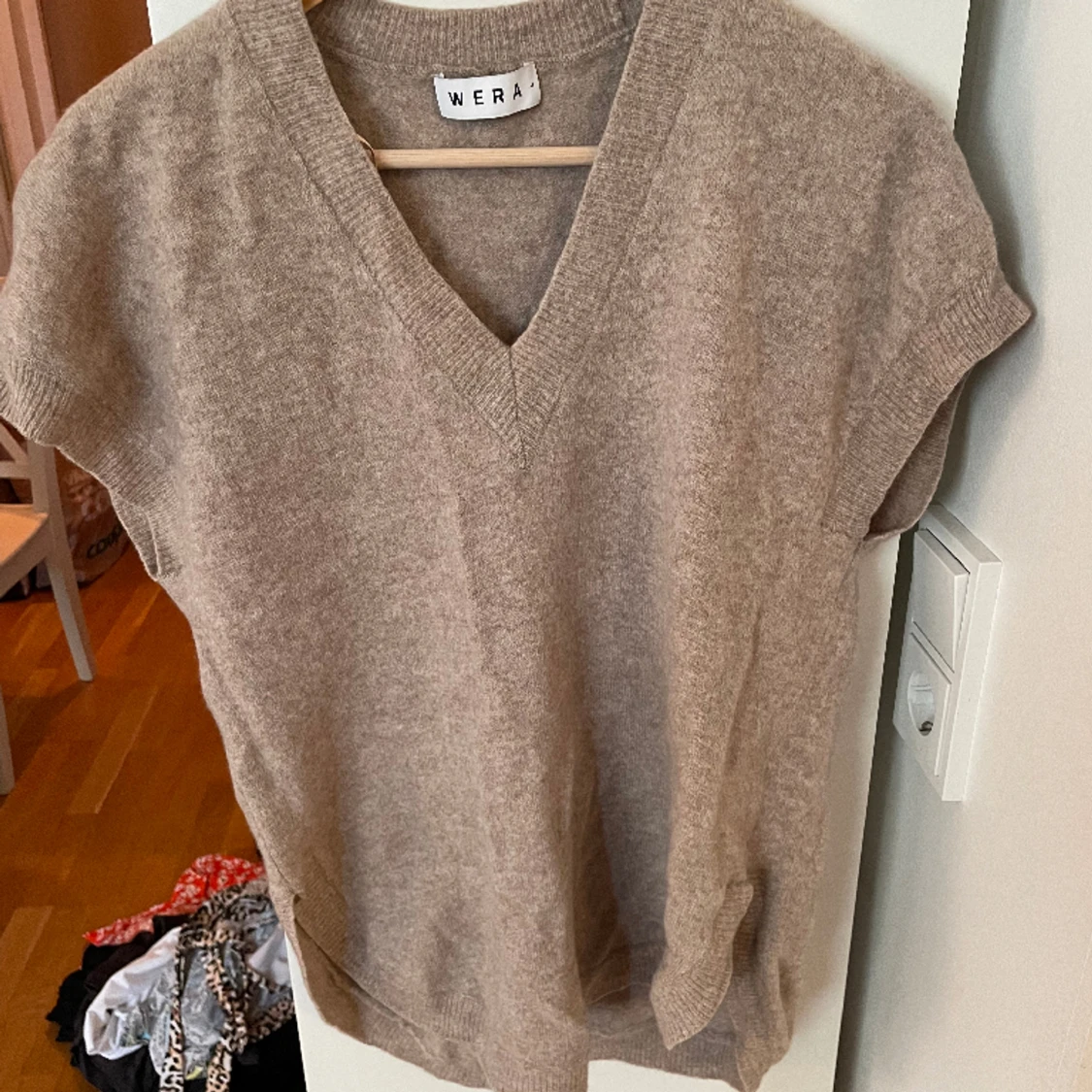 Stickad väst från Wera