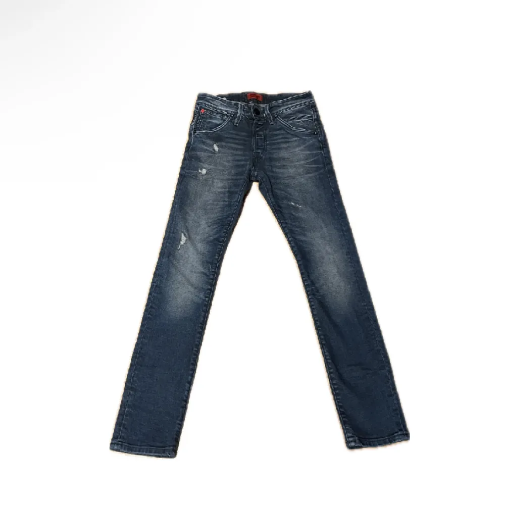 Jack and Jones Slim Fit Jeans (Glenn). Snygga och prisvärda slim fit jeans, nyskick. Storlek: W28 L30. Jeans & Byxor.