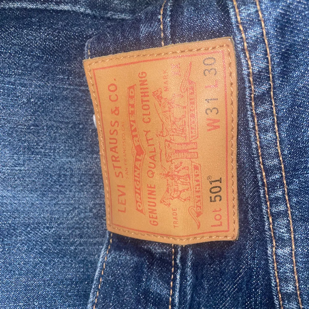 W31 / L30  Bara andvänts en gång och är i perfekt skick ☺️! Nypris är 1200 kronor. Jeans & Byxor.