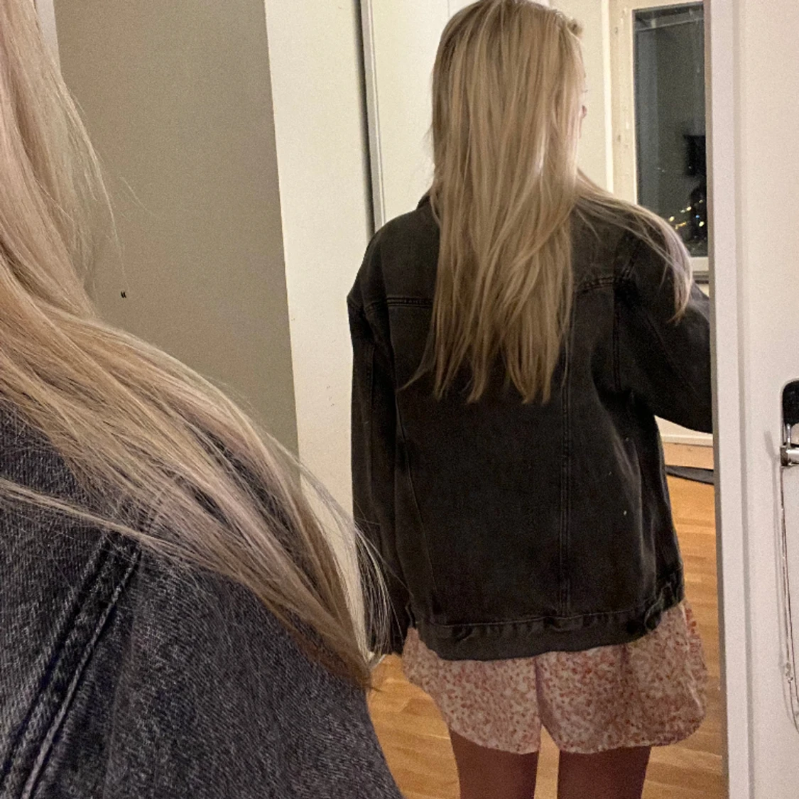 Grå jeansjacka  - 91