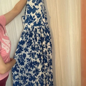 Sommar klänning  - Helt ny sommar klänning för 100kr