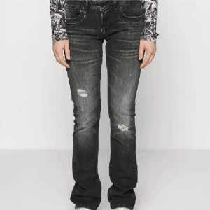 Ltb jeans - Säljer mina ltb jeans ja köpt här på Plick då dom inte kommer till användning. Jag är 174cm o har storlek 27 o längd 36. Skriv innan du väljer att klicka på ”köp nu”!!