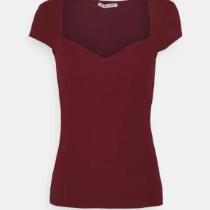 Snygg tröja - Säljer denna as snygga tröja från zalando som tyvärr är för liten🩷