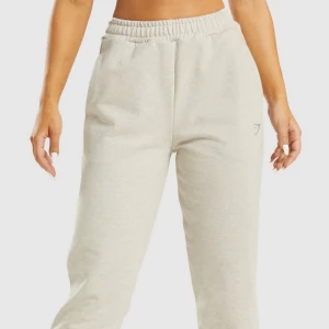 Gymshark joggers - Hejsan. Säljer dessa mjukisbyxor från gymshark i storlek S. Används inte längre men är i nyskick! Hör av dig vid intresse. Använder inte ”köp nu” utan som vanligt med swish.  FRI FRAKT