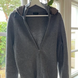 Massimo dutti cardigan - Storlek M, varsamt använd. SLUTSÅLD I BUTIK
