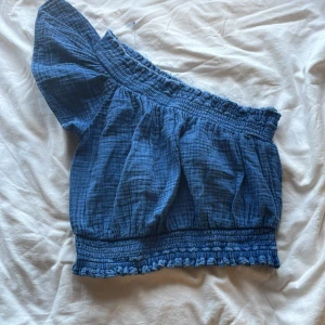 Jättefin sommartröja!💗 - Trådarna har lossnat lite där uppe men annars i toppen skick💗