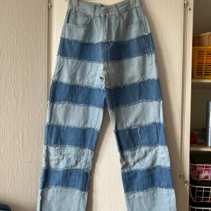 Patchwork jeans - Patchwork jeans i storlek S. Står inget märke.