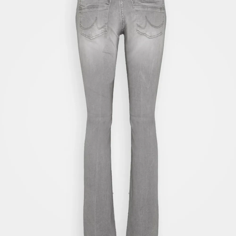 Jättefina jeans från ltb, low rise boot cut!💕. Jeans & Byxor.