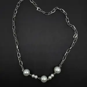 Handgjort unik  halsband och exklusiv design🖤Följ :@ekjewelryofficial🤲  🔗⛓️Material- rostfritt stål och pärlor. Längd: 44cm. 