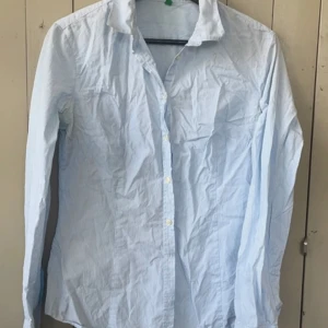 Fin blå somrig skjorta  - Fint skick! Storlek M🦋 