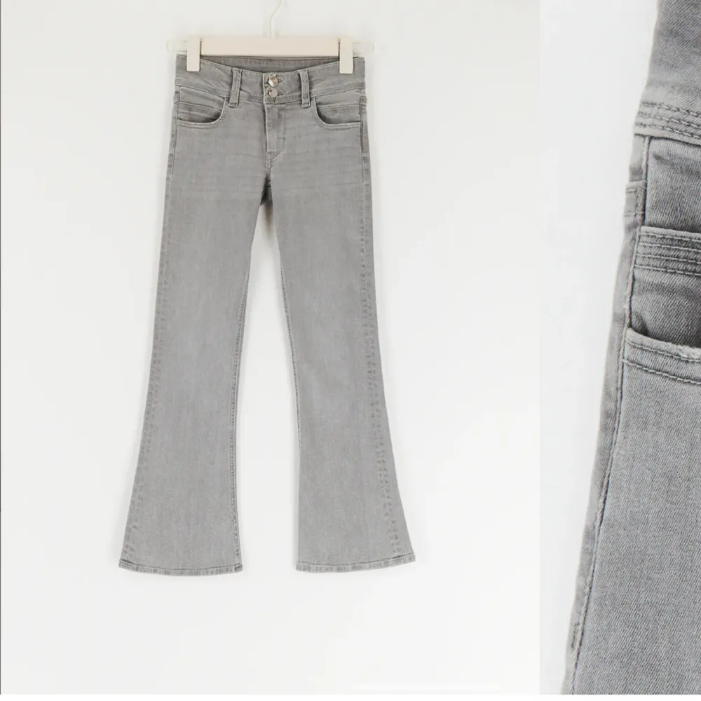 Säljer dessa jätte fina jeans från Gina Young i storlek 170 som är slutsålt 🥰. Jeans & Byxor.