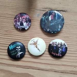 ༘⋆ band pins! Alla för endast 38kr || 1st = 10kr o mer! ༘⋆