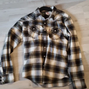 Levis skjorta  - Skön bomulls skjorta i bra skick