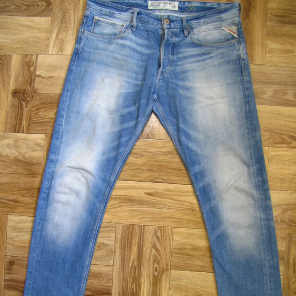 Replay jeans i mycket bra skick de är i slim priset kan diskuteras vid snabb affär skriv om du är intresserad🍾🍾. Jeans & Byxor.